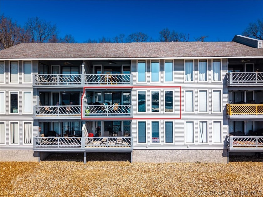 Motivated sellers! Experience the ultimate lakefront lifestyle - photo 50