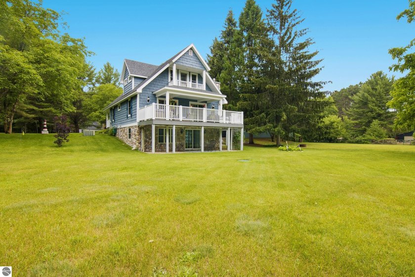 Beautiful home with Torch Lake access between Elk Rapids and - photo 6