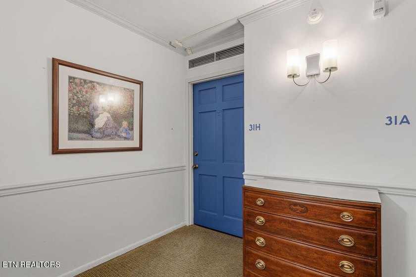 STYLISH SEQUOYAH HILLS CONDOMINIUM. Fresh and awaiting your - photo 5