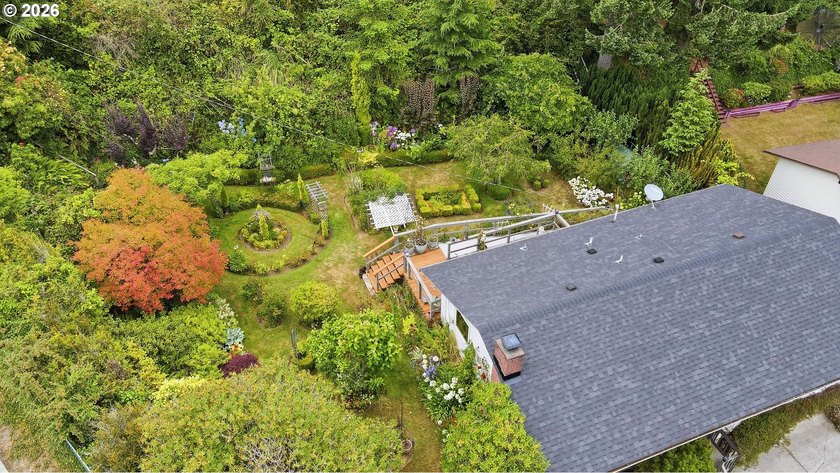 This beautifully maintained 1966 mid-century split-level home is - photo 7