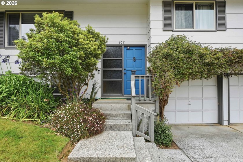 This beautifully maintained 1966 mid-century split-level home is - photo 8