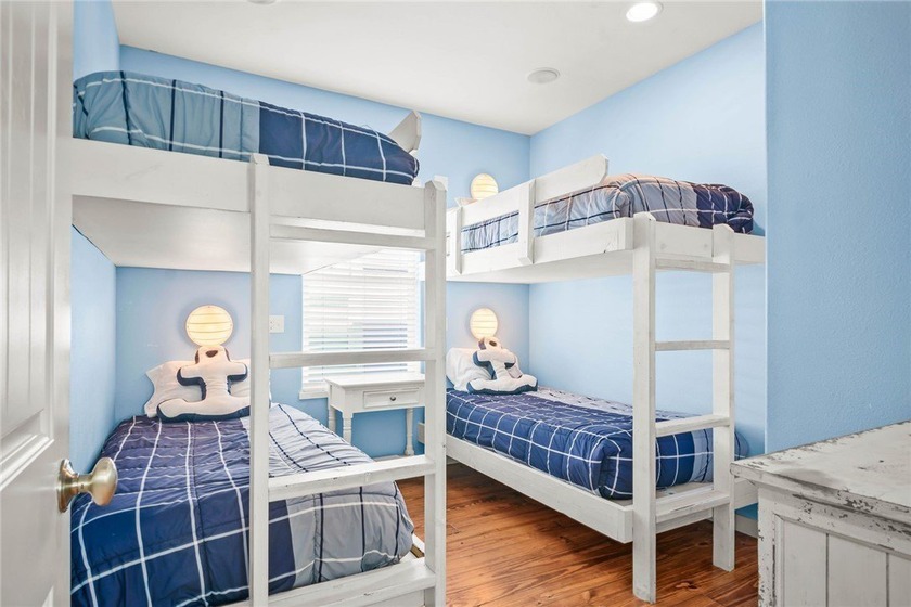 Welcome to your Gulf Coast escape! Nestled in the desirable - photo 15