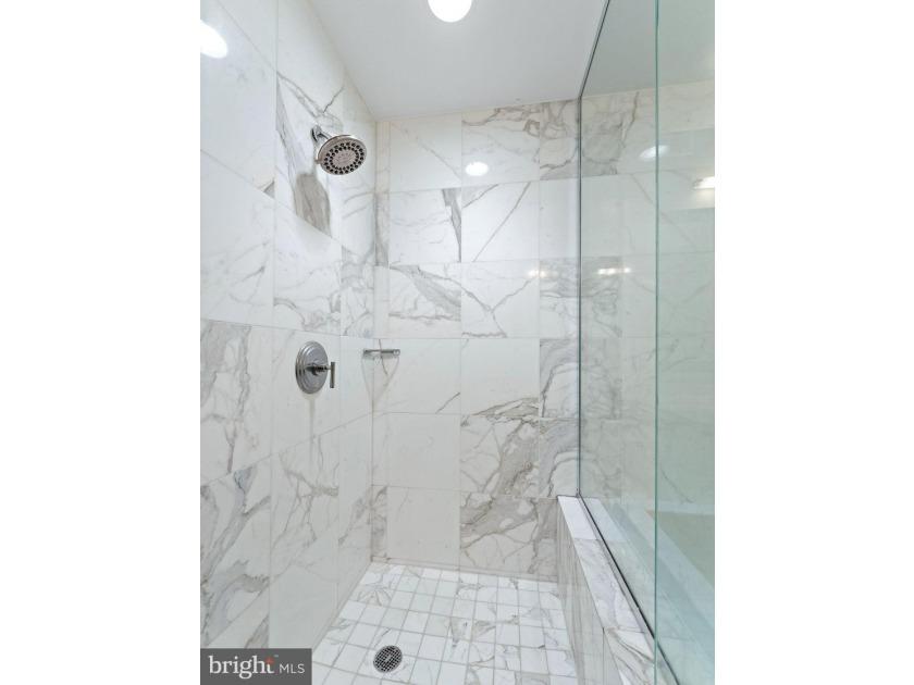 Luxury Living at The Ritz-Carlton Residences | Furnished | Prime - photo 16