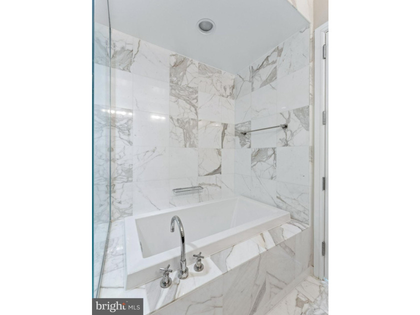 Luxury Living at The Ritz-Carlton Residences | Furnished | Prime - photo 17