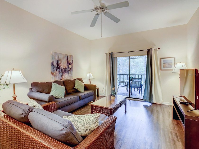 Welcome to your perfect getaway! This beautifully furnished - photo 18