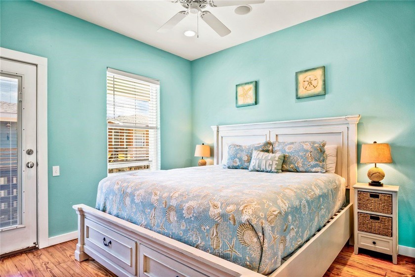 Welcome to your Gulf Coast escape! Nestled in the desirable - photo 21