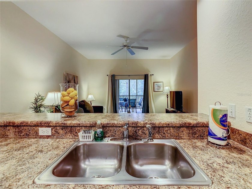 Welcome to your perfect getaway! This beautifully furnished - photo 22