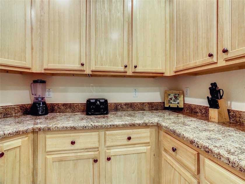 Welcome to your perfect getaway! This beautifully furnished - photo 25