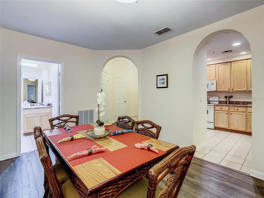 Welcome to your perfect getaway! This beautifully furnished - photo 27