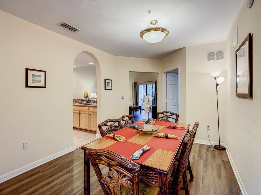 Welcome to your perfect getaway! This beautifully furnished - photo 28