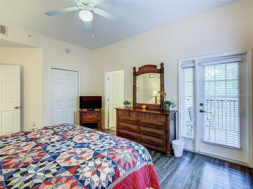 Welcome to your perfect getaway! This beautifully furnished - photo 32