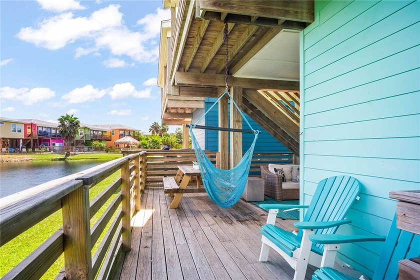 Welcome to your Gulf Coast escape! Nestled in the desirable - photo 33