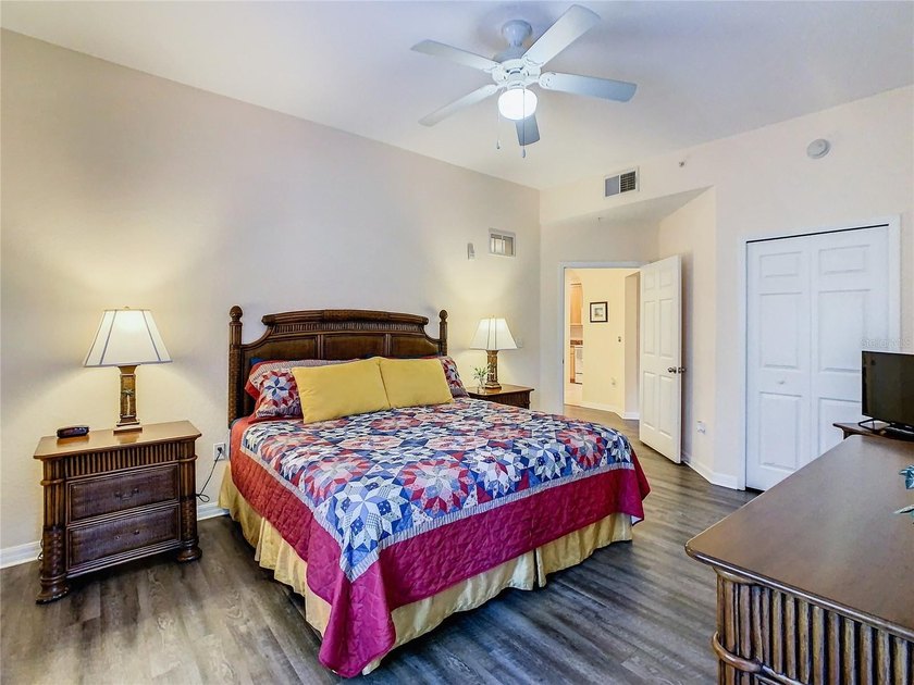 Welcome to your perfect getaway! This beautifully furnished - photo 33