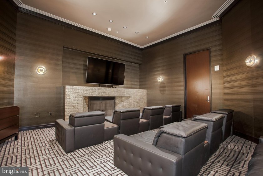 Luxury Living at The Ritz-Carlton Residences | Furnished | Prime - photo 33