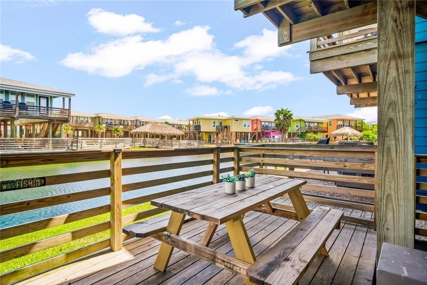 Welcome to your Gulf Coast escape! Nestled in the desirable - photo 34
