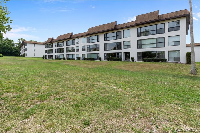 Maintenance Free Living! HOA includes Wi-Fi, basic cable, water - photo 34