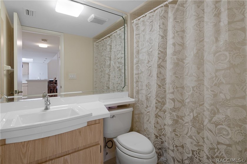 Maintenance Free Living! HOA includes Wi-Fi, basic cable, water - photo 35