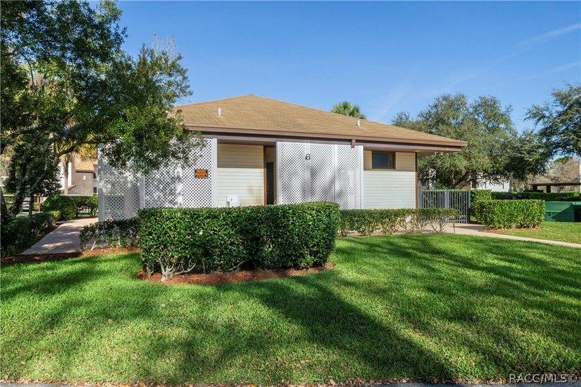 Maintenance Free Living! HOA includes Wi-Fi, basic cable, water - photo 38
