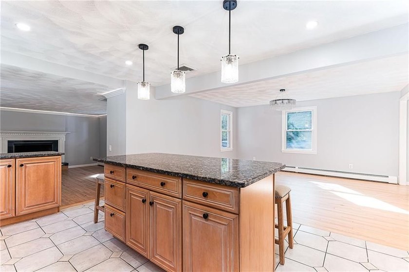 This beautifully updated, turn-key Colonial perfectly pairs - photo 13