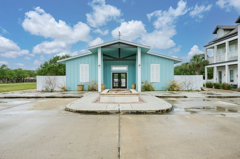Beautiful 2022-Built Townhome in Gated community. This - photo 22