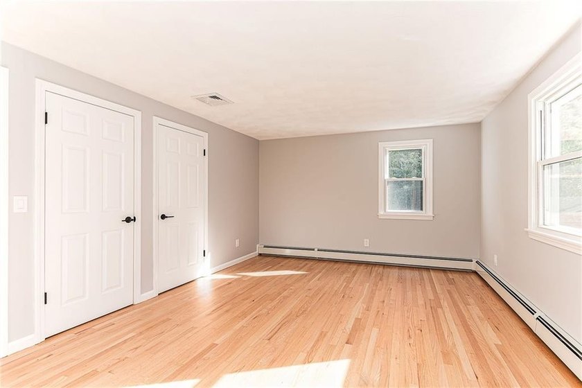 This beautifully updated, turn-key Colonial perfectly pairs - photo 26
