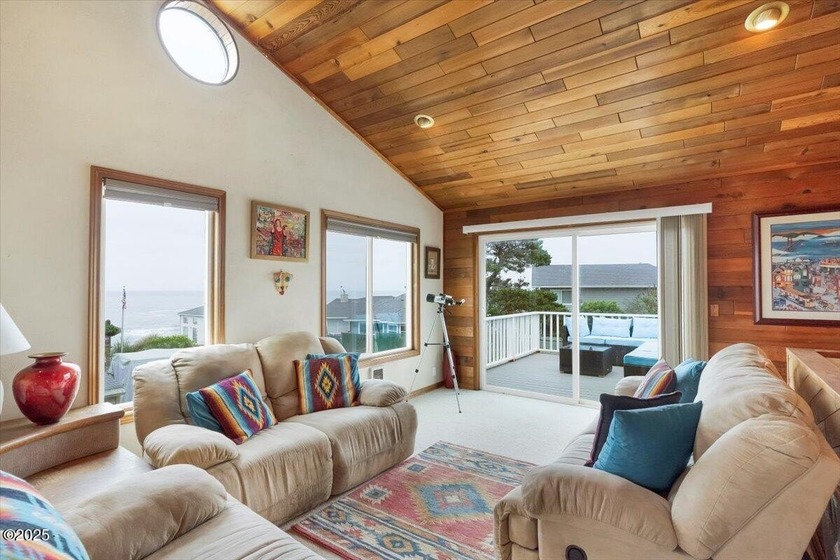 Welcome to your coastal retreat! Beautiful ocean view home just - photo 27