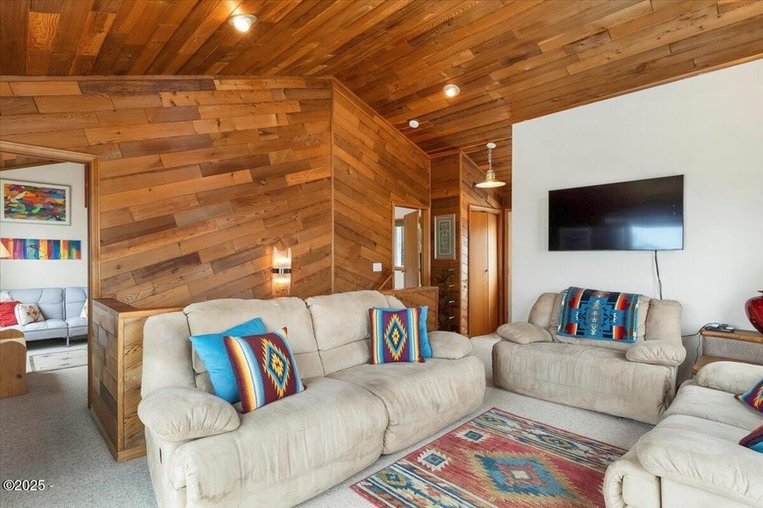 Welcome to your coastal retreat! Beautiful ocean view home just - photo 28