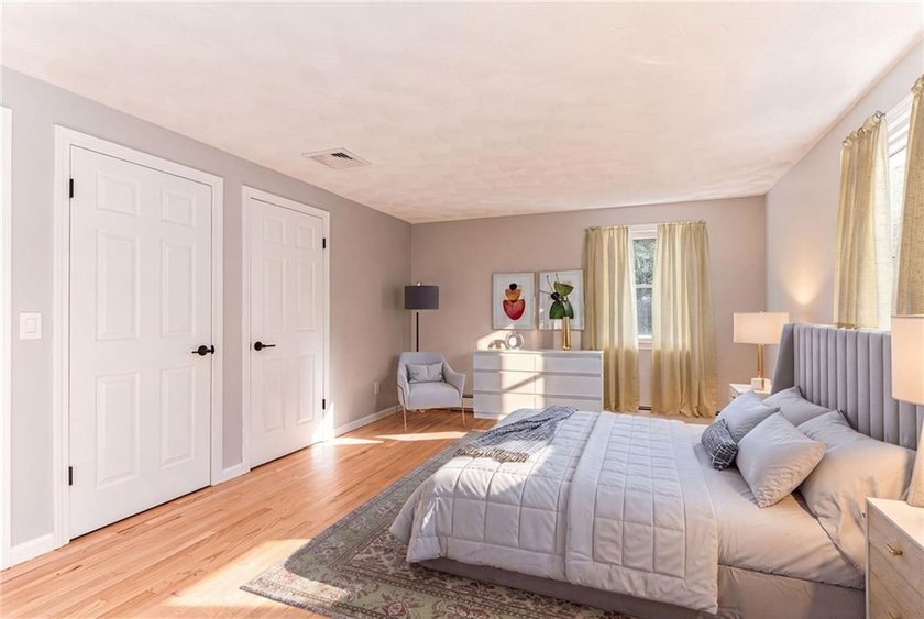 This beautifully updated, turn-key Colonial perfectly pairs - photo 28