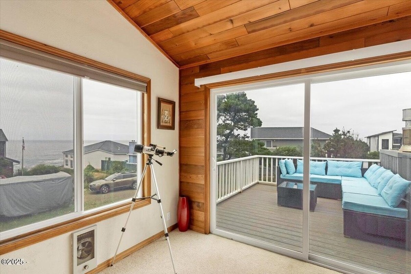 Welcome to your coastal retreat! Beautiful ocean view home just - photo 29