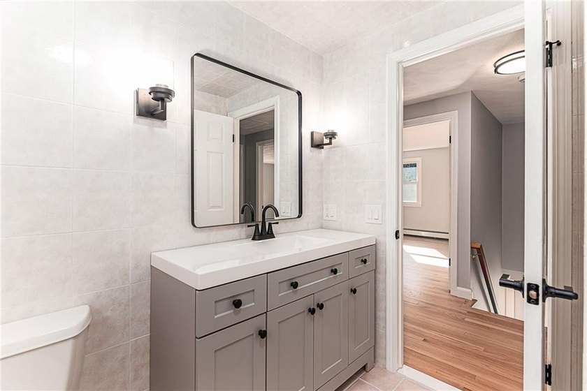 This beautifully updated, turn-key Colonial perfectly pairs - photo 31
