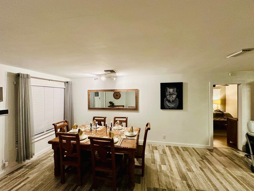 Welcome to this beautifully renovated 5-bedroom, 3-bathroom home - photo 9