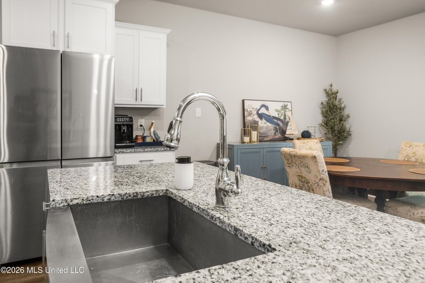 Welcome to this inviting home, where comfort meets thoughtful - photo 8