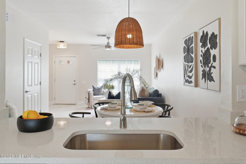 Fully renovated and move-in ready condo in the desirable - photo 3