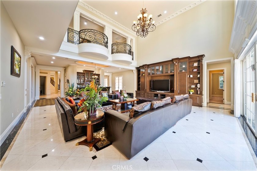 Located in a prime Arcadia neighborhood with access to - photo 3