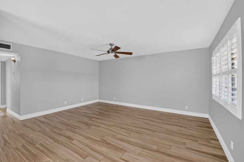 Stunning Fully Renovated 2-Bedroom, 2-Bath Condo with - photo 9