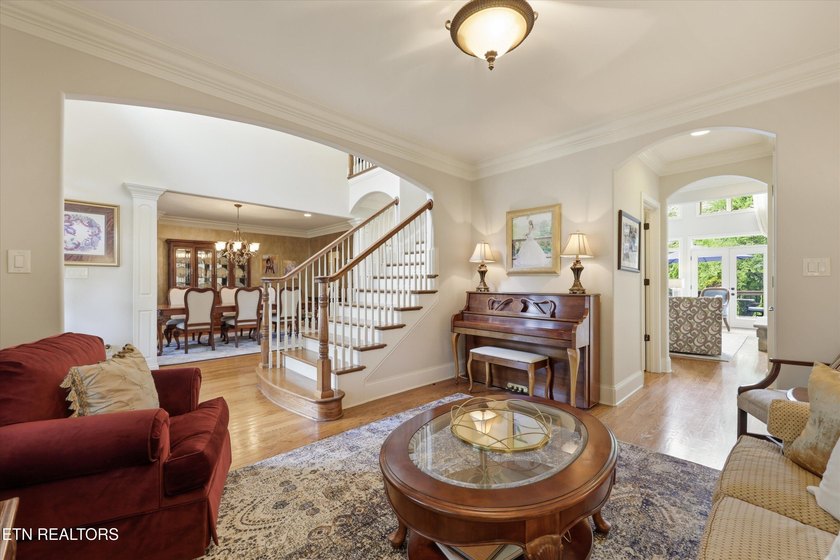 Luxury meets lifestyle in this exceptional Jefferson Park - photo 8