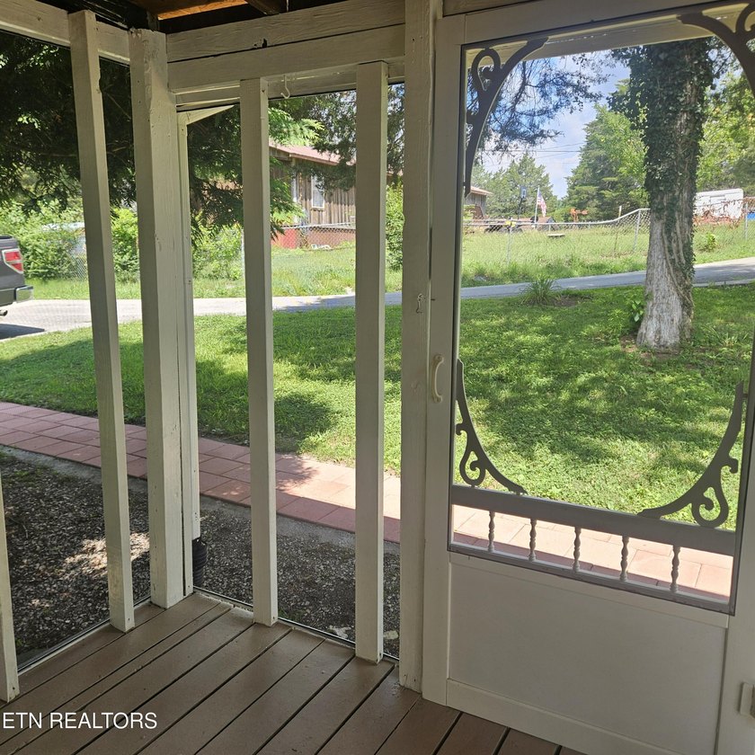 Escape to the peace and quiet of country living in this charming - photo 6