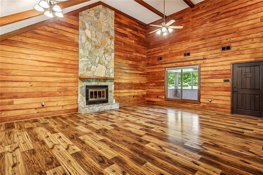 Nestled on 1.48 picturesque acres in the heart of Lacombe, this - photo 11
