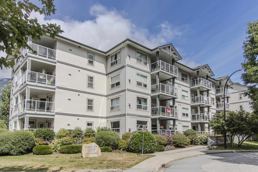 Beautifully updated and exceptionally well located, this - photo 15