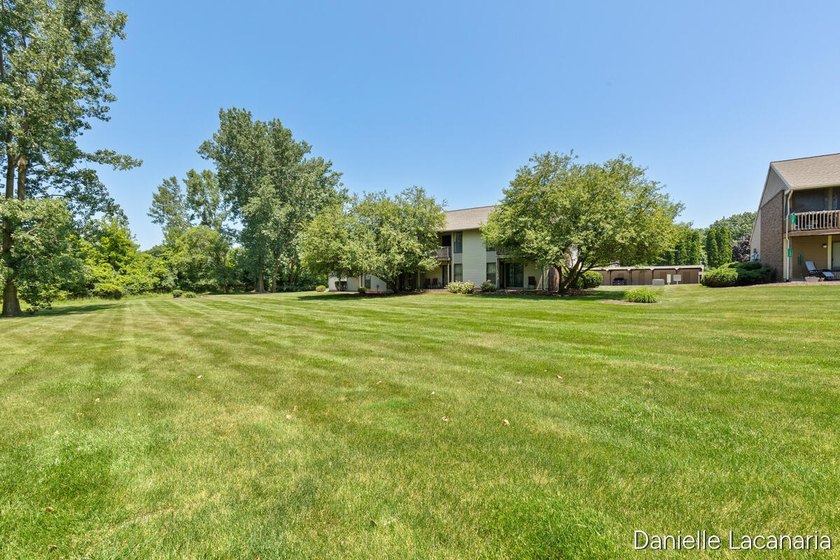 Welcome home to affordable, low-maintenance living just minutes - photo 18