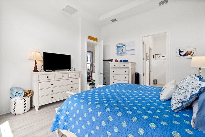 Welcome to luxury living in PGA Verano! This 2024 Alison model - photo 19