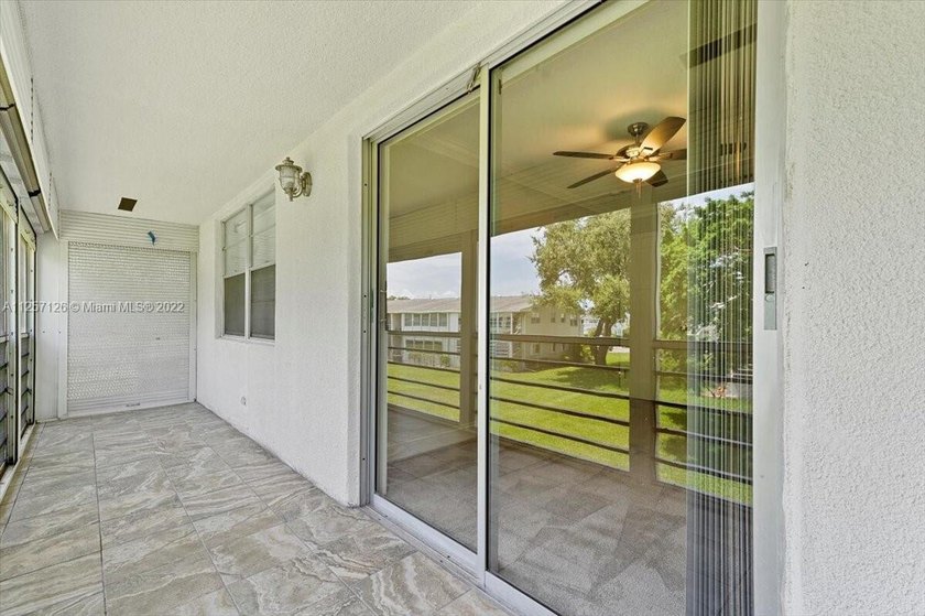 UPDATED! UPDATED! UPDATED! NEWLY RENOVATED CORNER UNIT ON THE - photo 21