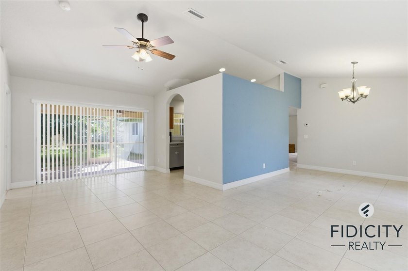 Welcome to this spacious 4-bedroom, 2-bathroom single-family - photo 23