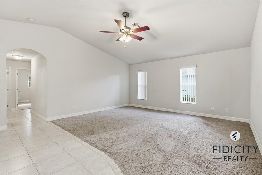Welcome to this spacious 4-bedroom, 2-bathroom single-family - photo 28