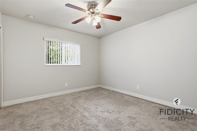 Welcome to this spacious 4-bedroom, 2-bathroom single-family - photo 41