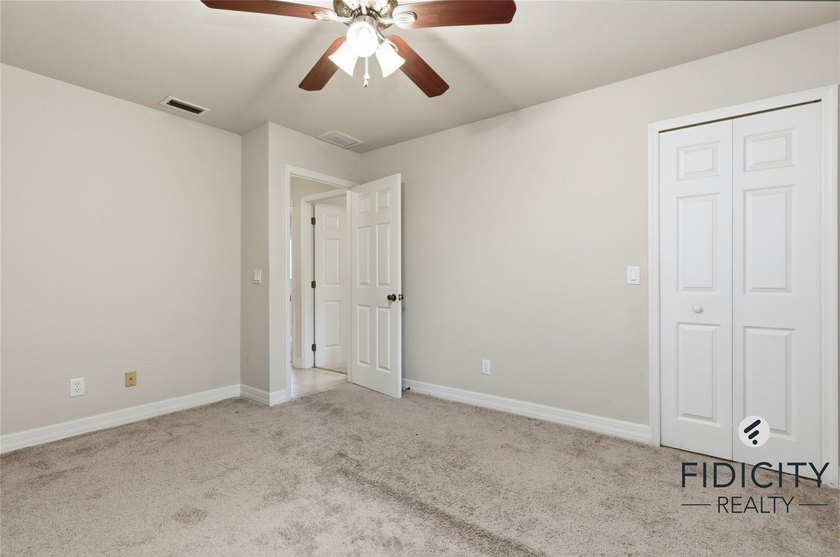 Welcome to this spacious 4-bedroom, 2-bathroom single-family - photo 42
