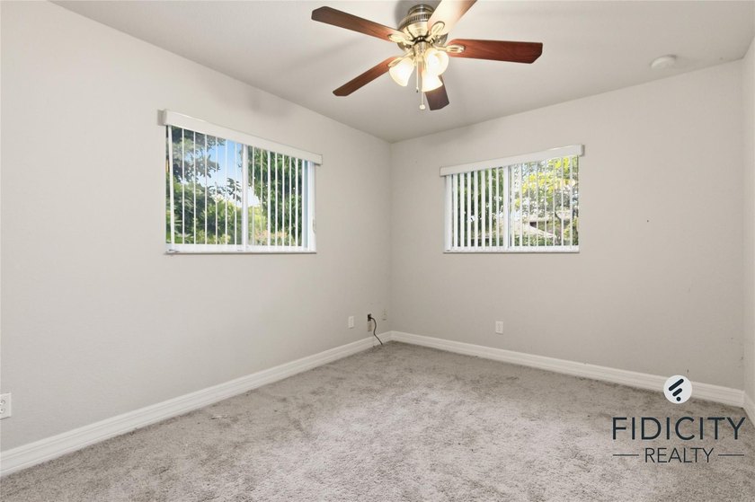 Welcome to this spacious 4-bedroom, 2-bathroom single-family - photo 46