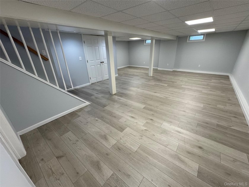 Newly renovated home with a 2nd floor apartment! This cheerful - photo 17