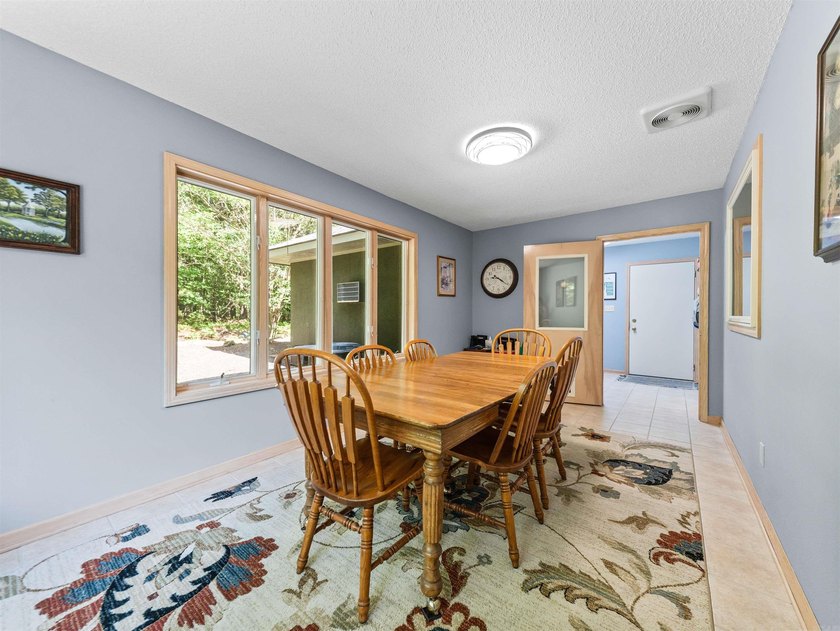 Updated and filled with light! One-level home on a private - photo 21