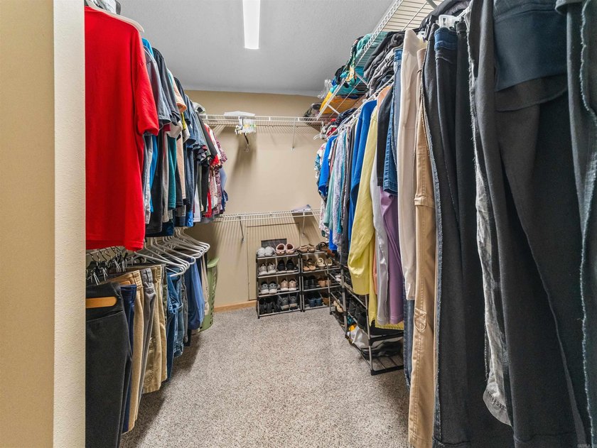 Updated and filled with light! One-level home on a private - photo 30
